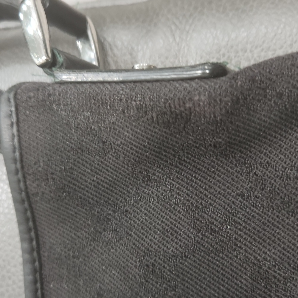 Gucci Canvas Abbey Elegant Black Crossbody Bag - Picture 5 of 9
